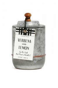Большая свеча в металлической банке Verbena & lemon